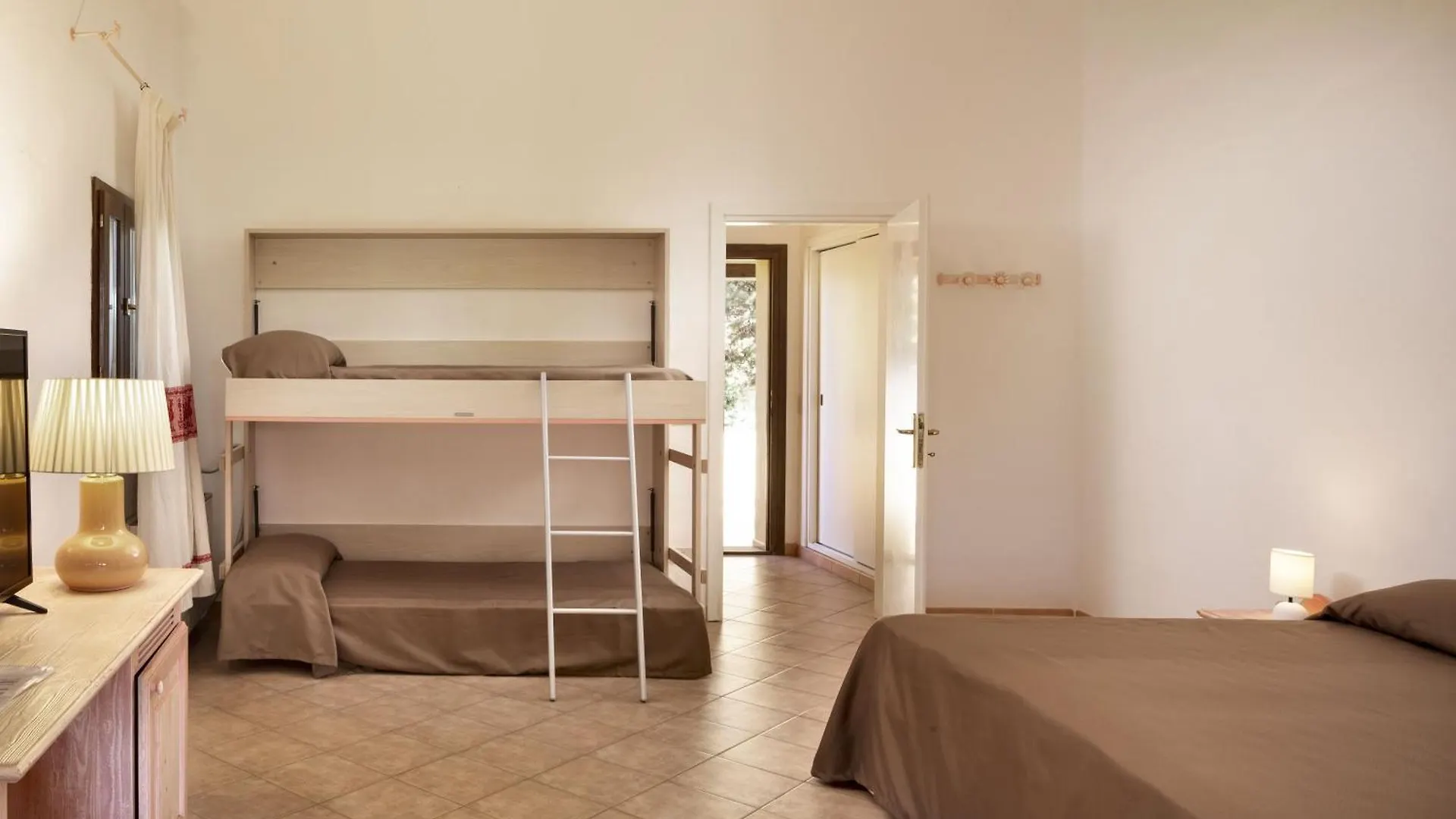 Hotel Sole Mare Baja Sardinia Italien