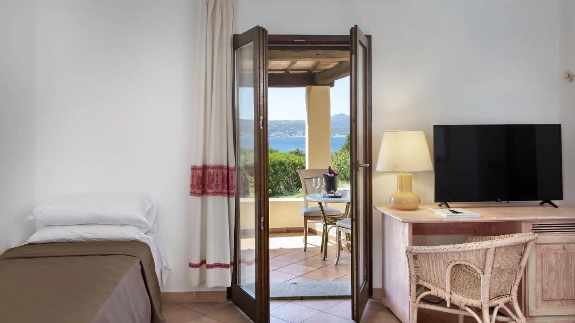 Hotel Sole Mare Baja Sardinia