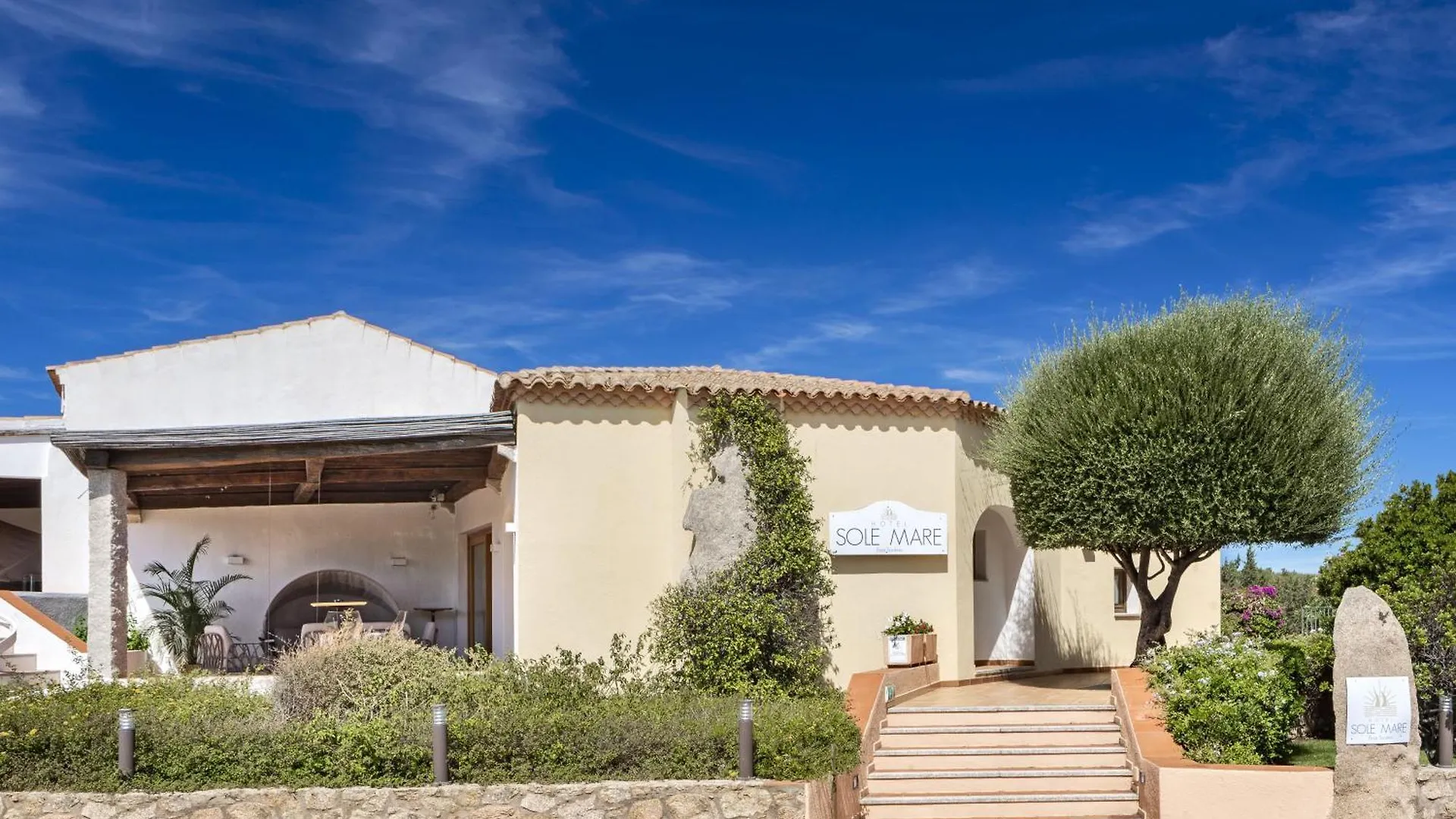 Hotel Sole Mare Baja Sardinia 3*,  Italien