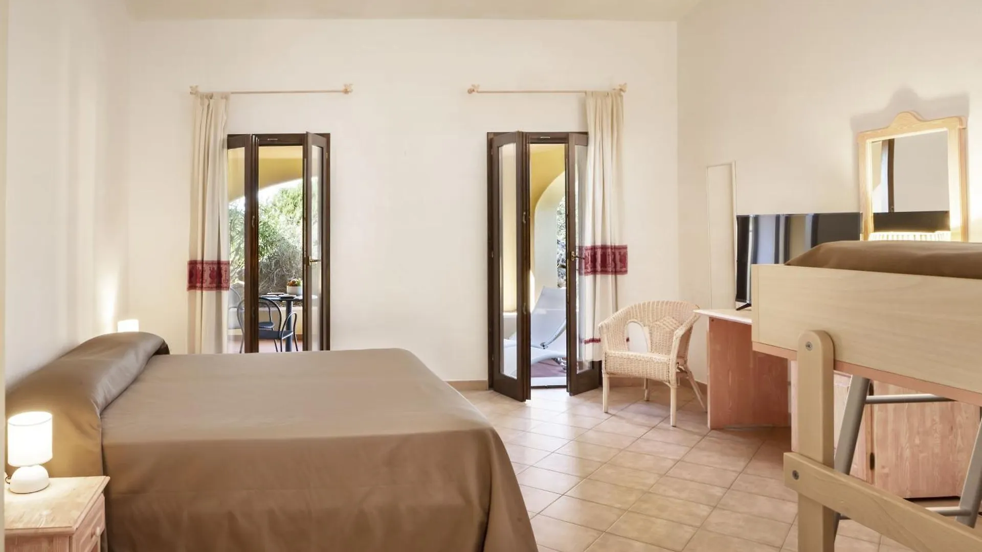 Hotel Sole Mare Baja Sardinia