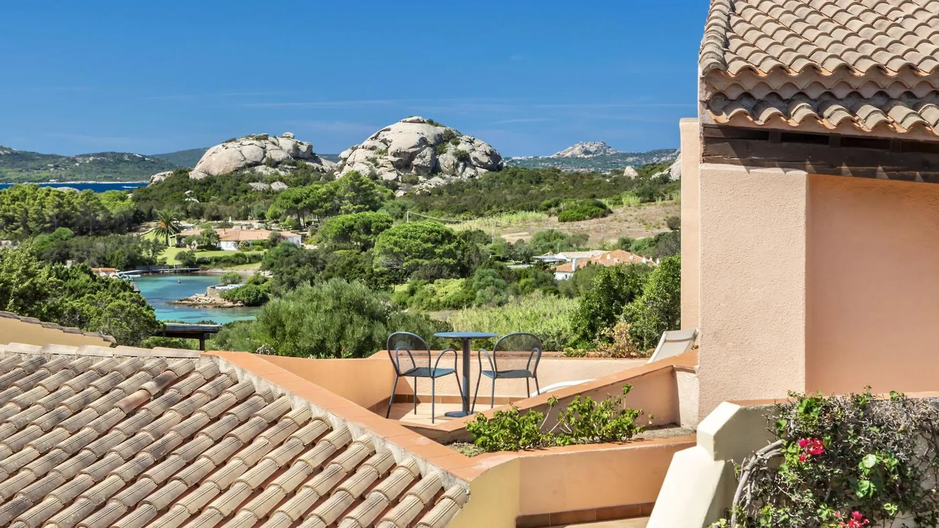 Hotel Sole Mare Baja Sardinia 3*,